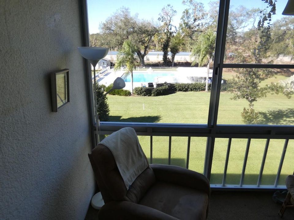 For Sale: $159,000 (2 beds, 2 baths, 897 Square Feet)