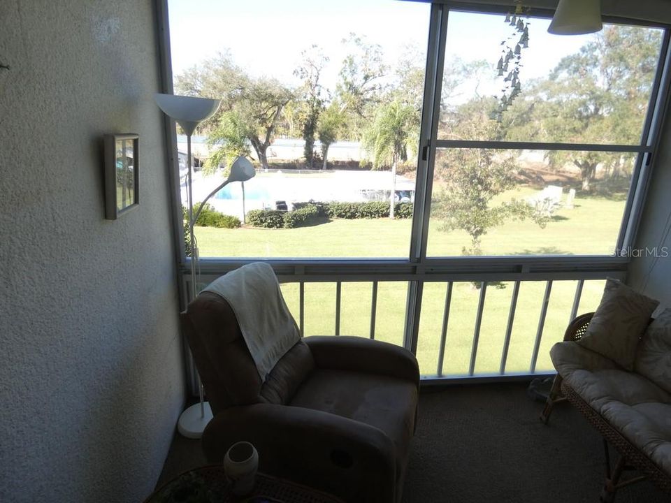 For Sale: $159,000 (2 beds, 2 baths, 897 Square Feet)