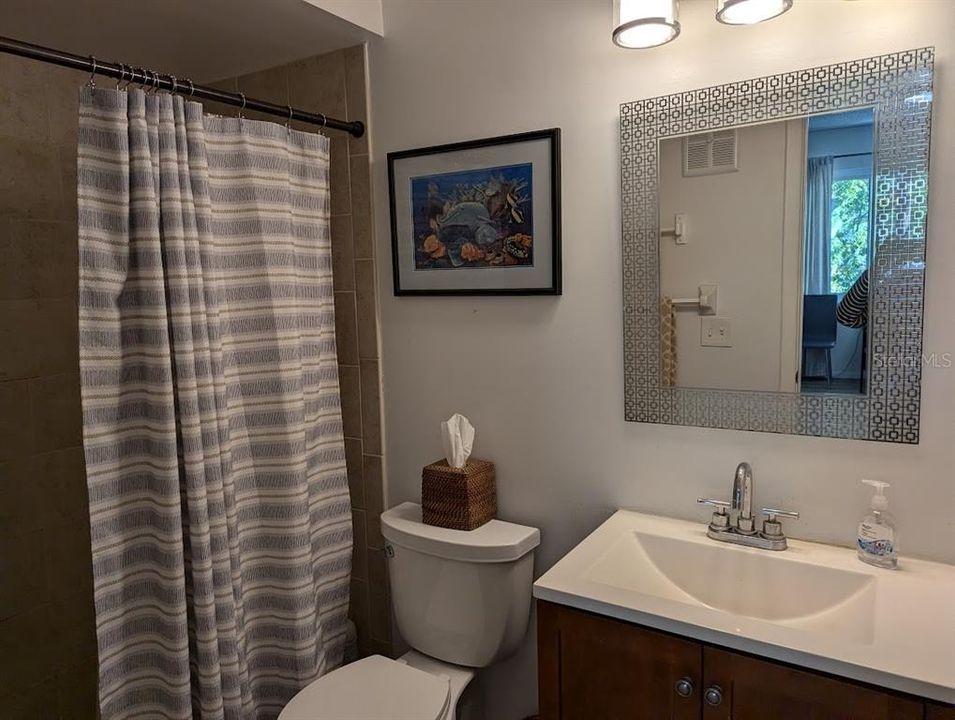 Primary Bath w/walk in shower