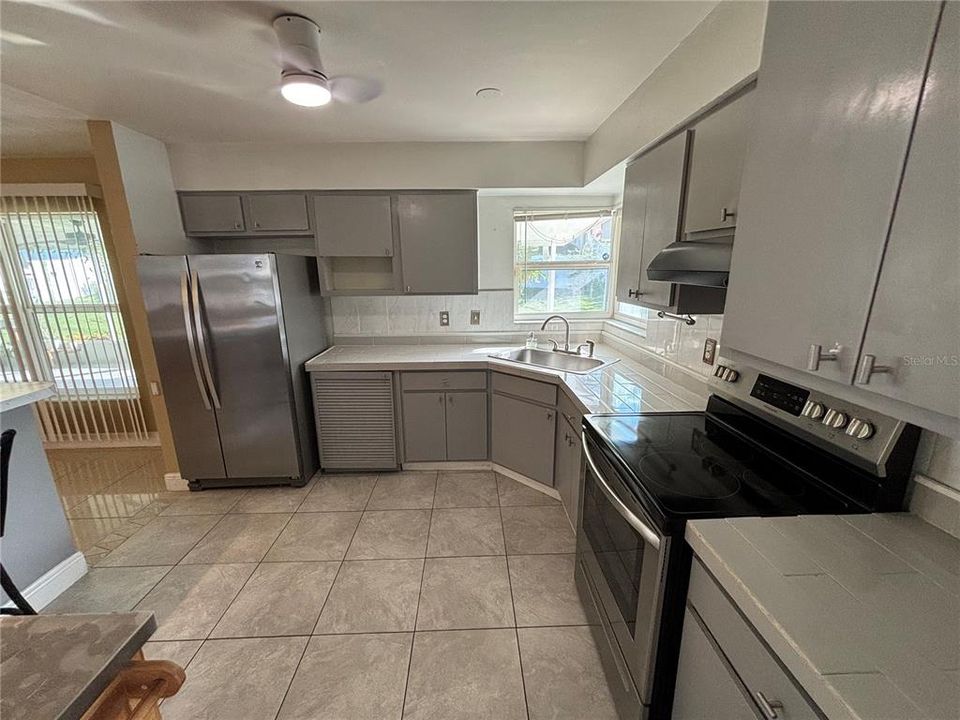 For Rent: $1,850 (3 beds, 2 baths, 1270 Square Feet)