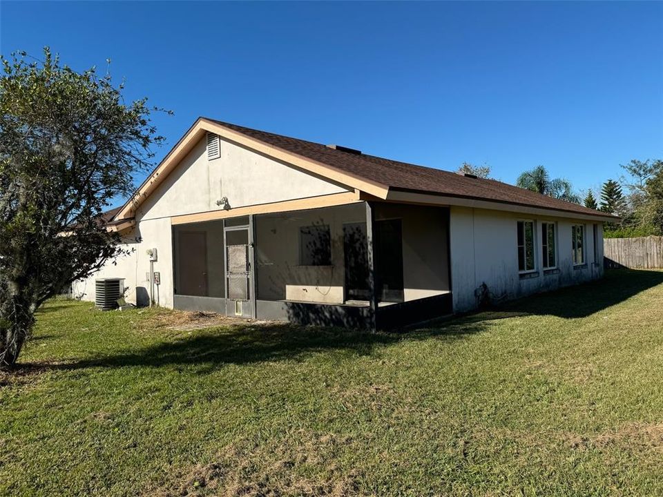 For Sale: $183,500 (3 beds, 2 baths, 1218 Square Feet)