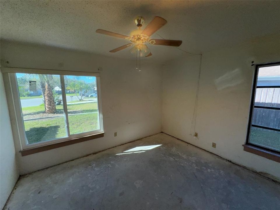 For Sale: $183,500 (3 beds, 2 baths, 1218 Square Feet)