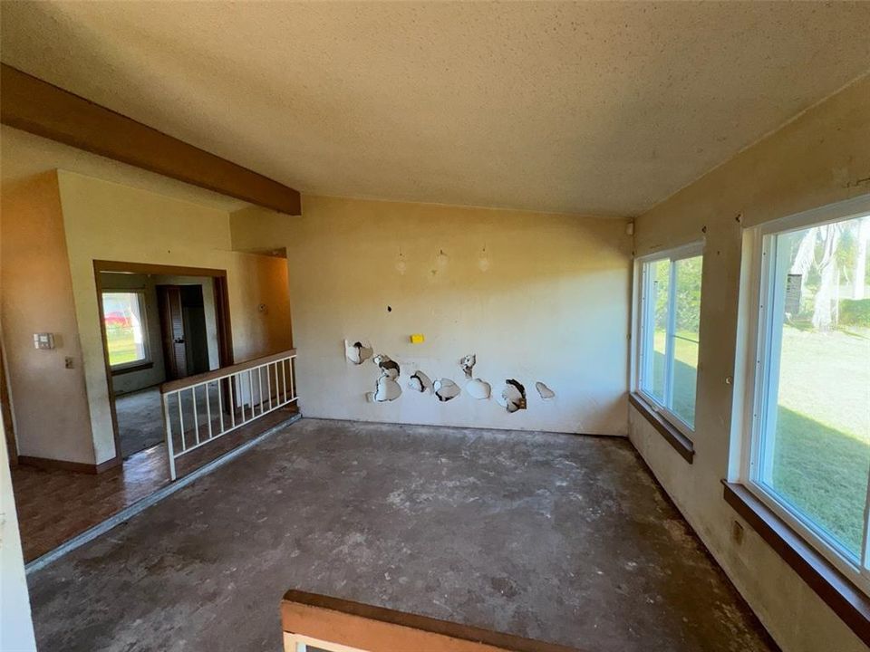 For Sale: $183,500 (3 beds, 2 baths, 1218 Square Feet)