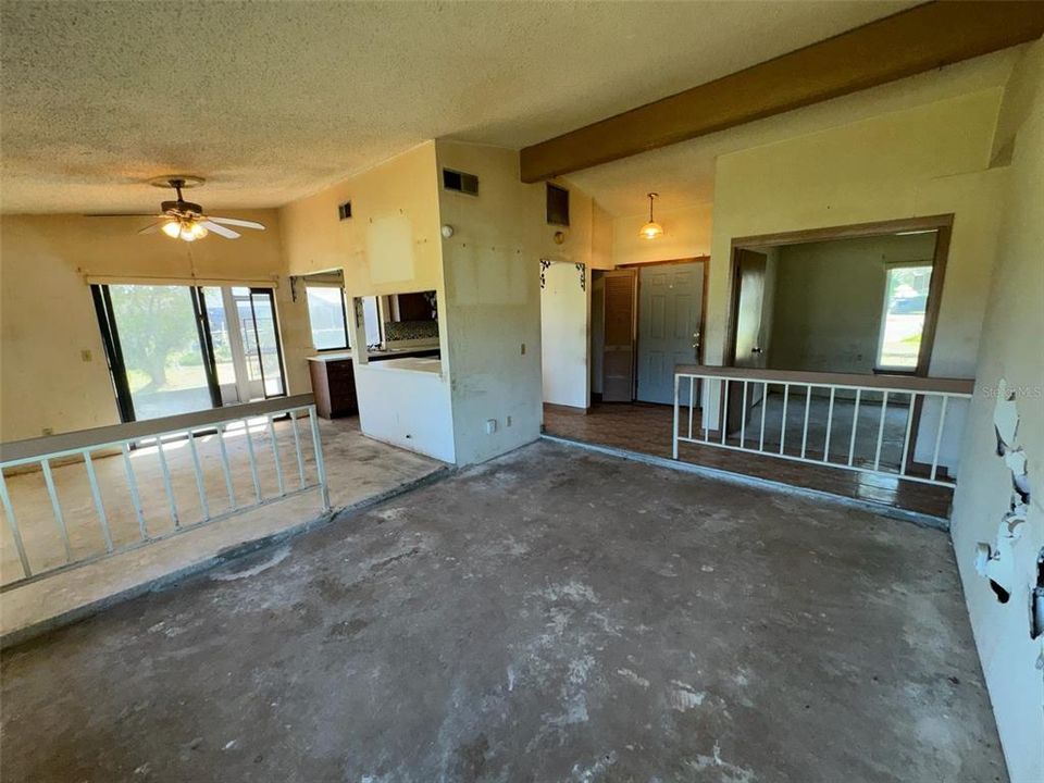 For Sale: $183,500 (3 beds, 2 baths, 1218 Square Feet)