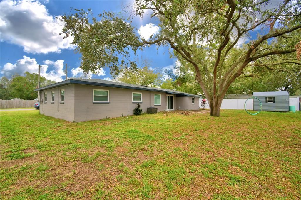 For Sale: $279,900 (4 beds, 2 baths, 1015 Square Feet)