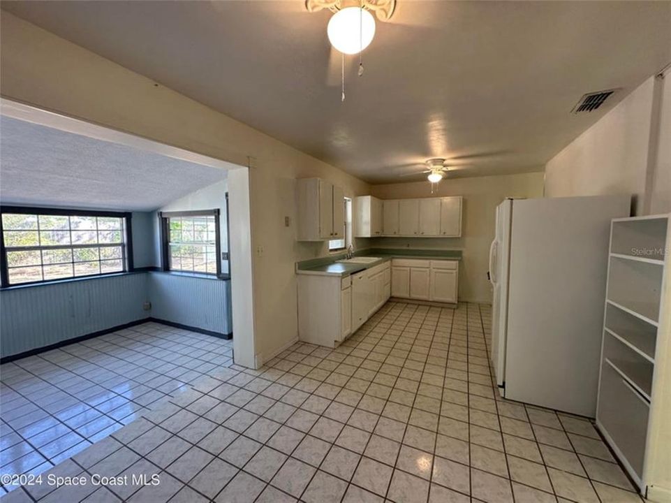 For Sale: $210,000 (3 beds, 1 baths, 960 Square Feet)