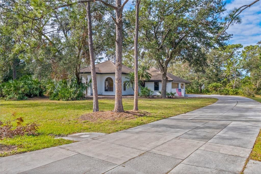 For Sale: $979,000 (3 beds, 2 baths, 2639 Square Feet)