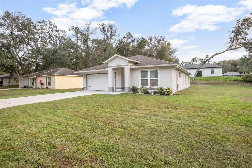 For Sale: $355,000 (3 beds, 2 baths, 1593 Square Feet)