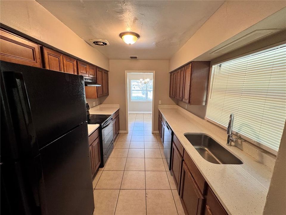 For Rent: $2,095 (4 beds, 2 baths, 1433 Square Feet)