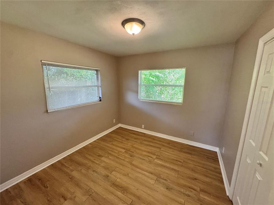 For Rent: $2,095 (4 beds, 2 baths, 1433 Square Feet)