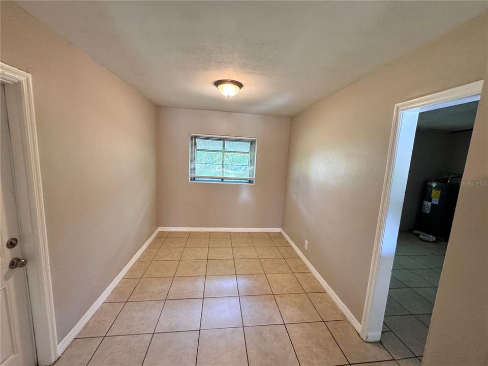 For Rent: $2,095 (4 beds, 2 baths, 1433 Square Feet)