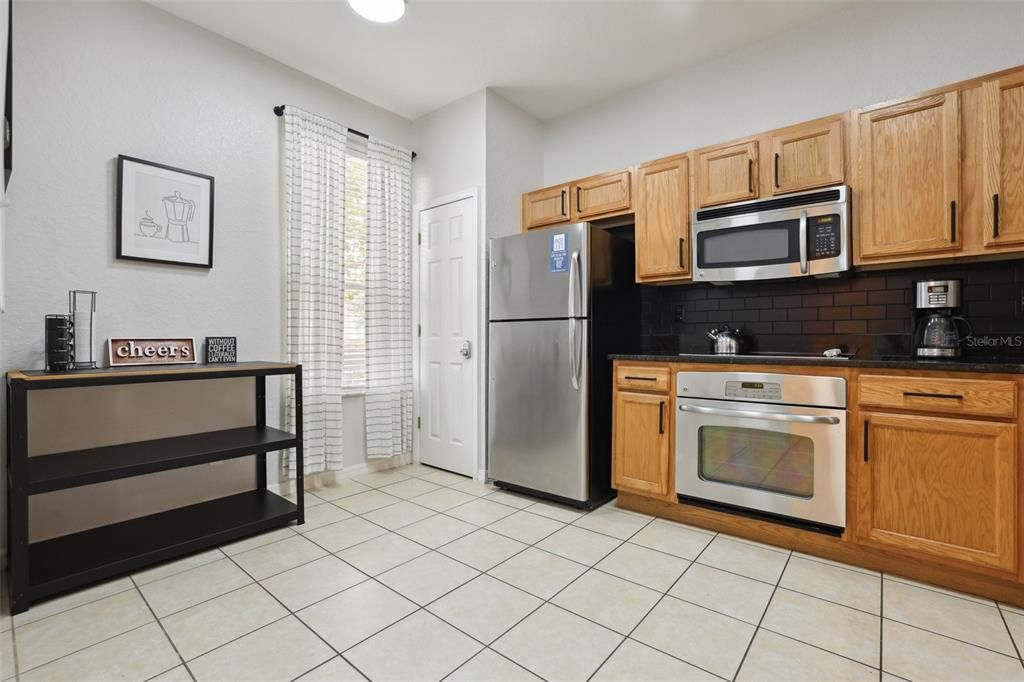 For Sale: $345,000 (3 beds, 2 baths, 1435 Square Feet)