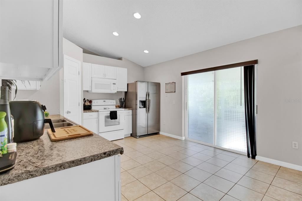 For Sale: $308,000 (3 beds, 2 baths, 1332 Square Feet)