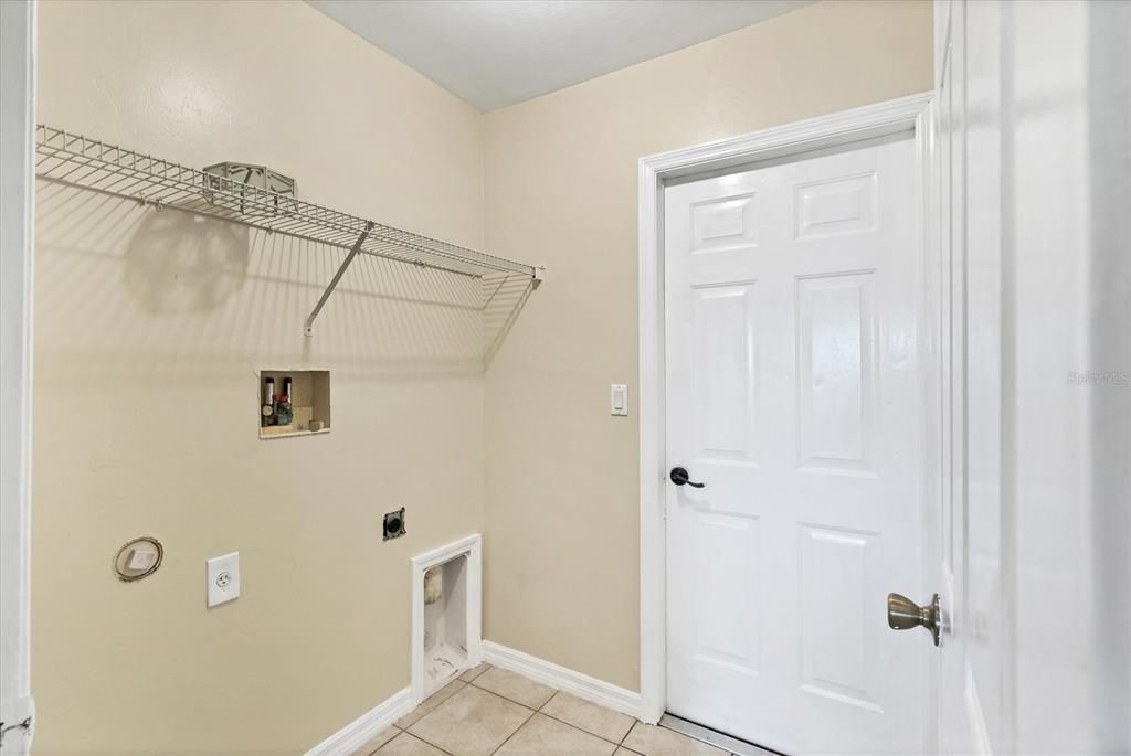 For Sale: $300,000 (3 beds, 2 baths, 1455 Square Feet)