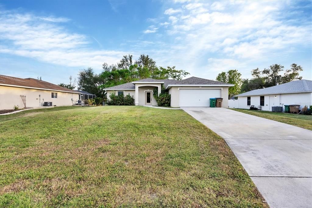 For Sale: $300,000 (3 beds, 2 baths, 1455 Square Feet)