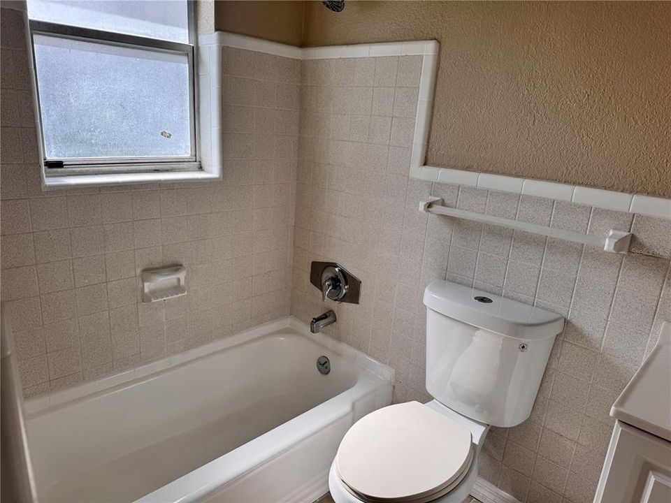 For Rent: $2,250 (3 beds, 2 baths, 1404 Square Feet)