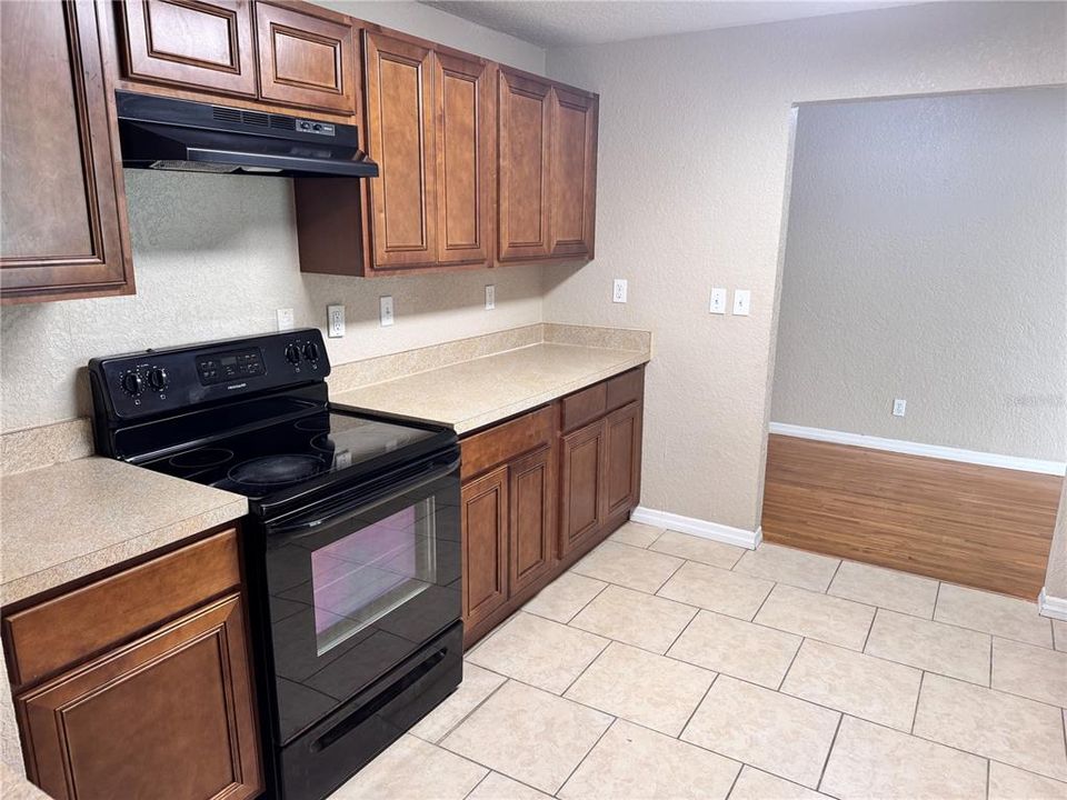 For Rent: $2,250 (3 beds, 2 baths, 1404 Square Feet)