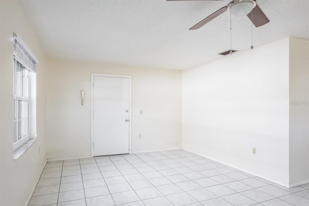 For Sale: $260,000 (3 beds, 2 baths, 1240 Square Feet)