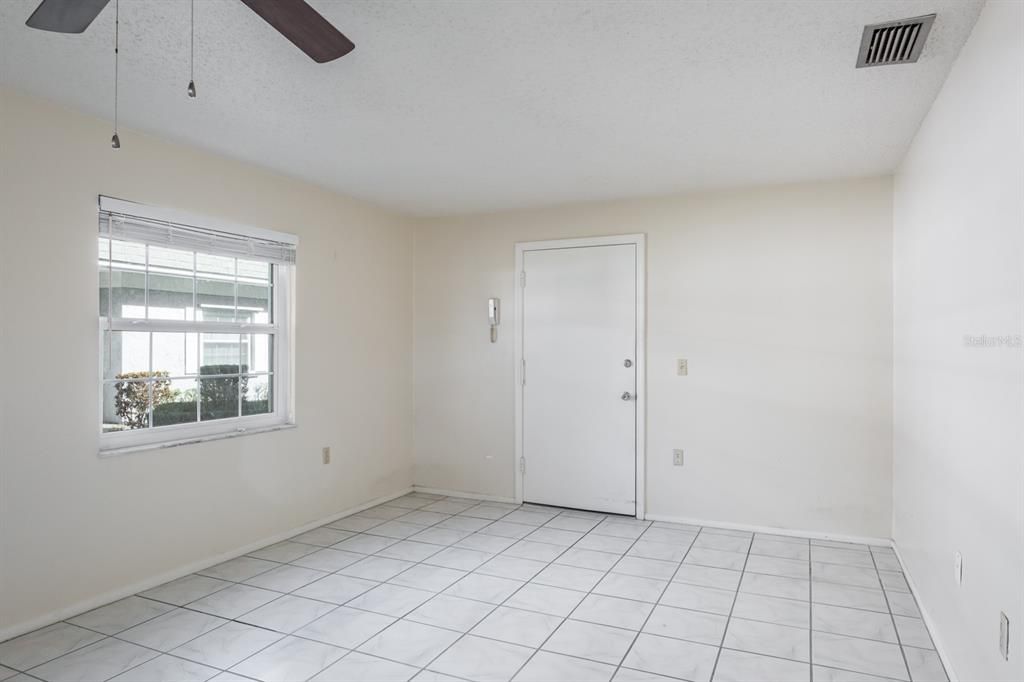 For Sale: $260,000 (3 beds, 2 baths, 1240 Square Feet)