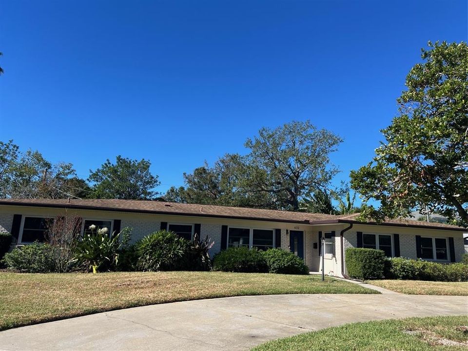 For Sale: $1,225,000 (3 beds, 2 baths, 1728 Square Feet)