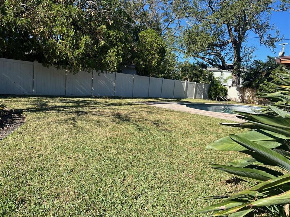 For Sale: $1,225,000 (3 beds, 2 baths, 1728 Square Feet)