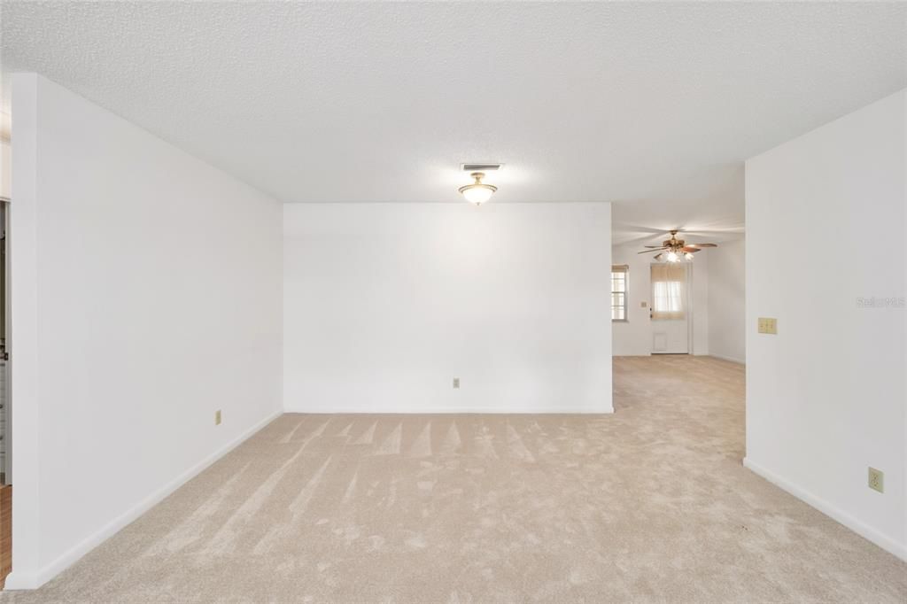 For Sale: $187,530 (2 beds, 2 baths, 1369 Square Feet)