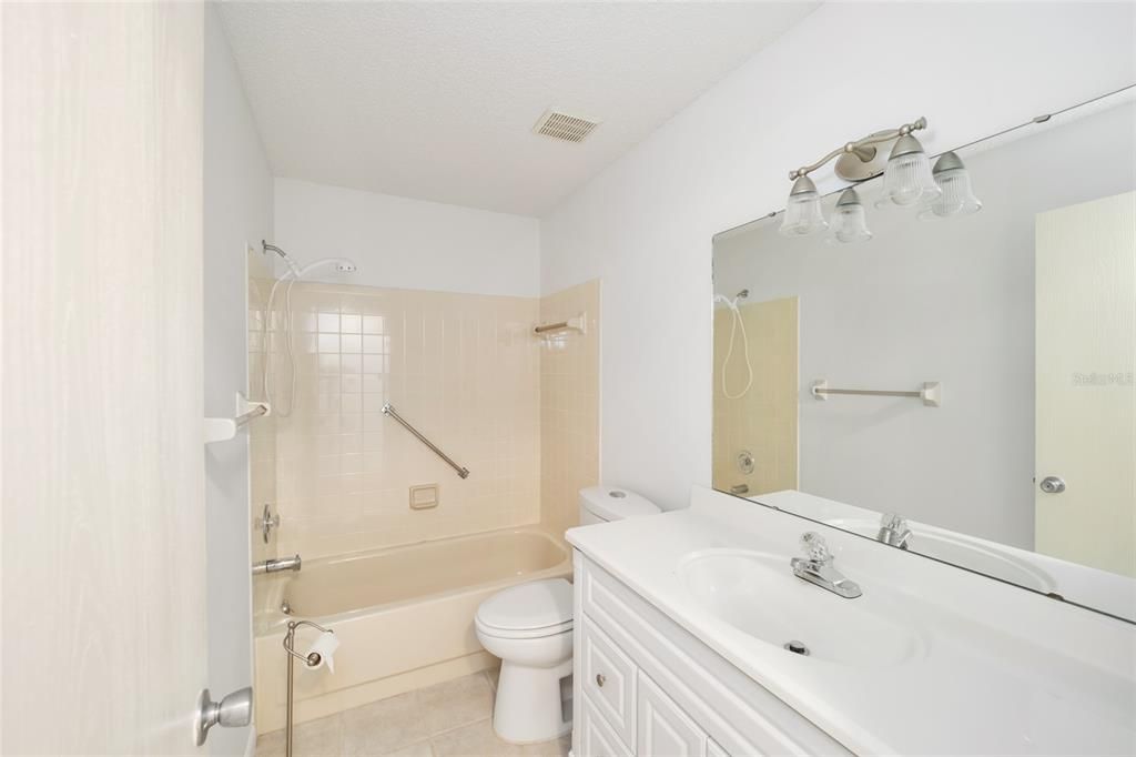 For Sale: $187,530 (2 beds, 2 baths, 1369 Square Feet)