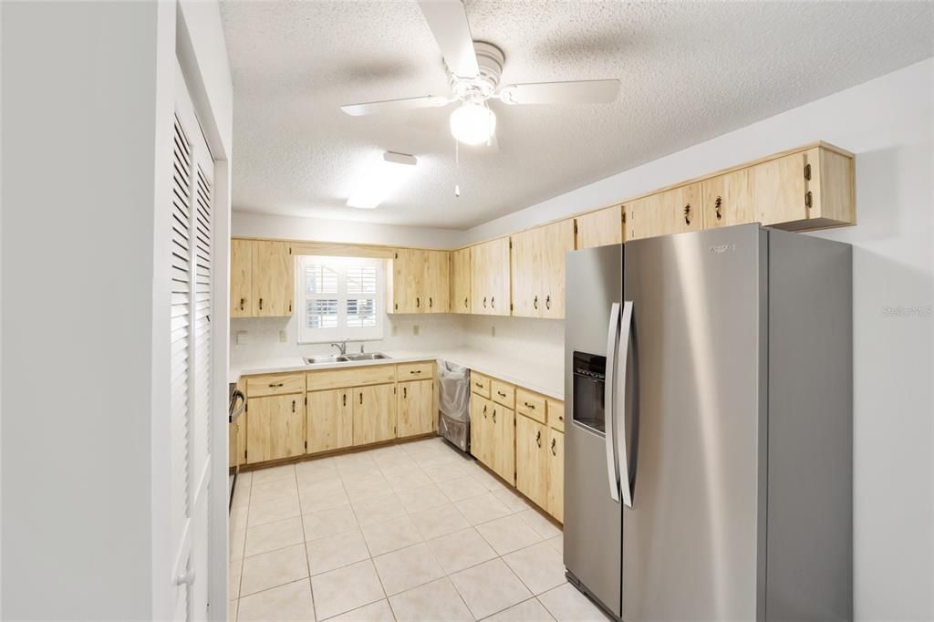 For Sale: $187,530 (2 beds, 2 baths, 1369 Square Feet)