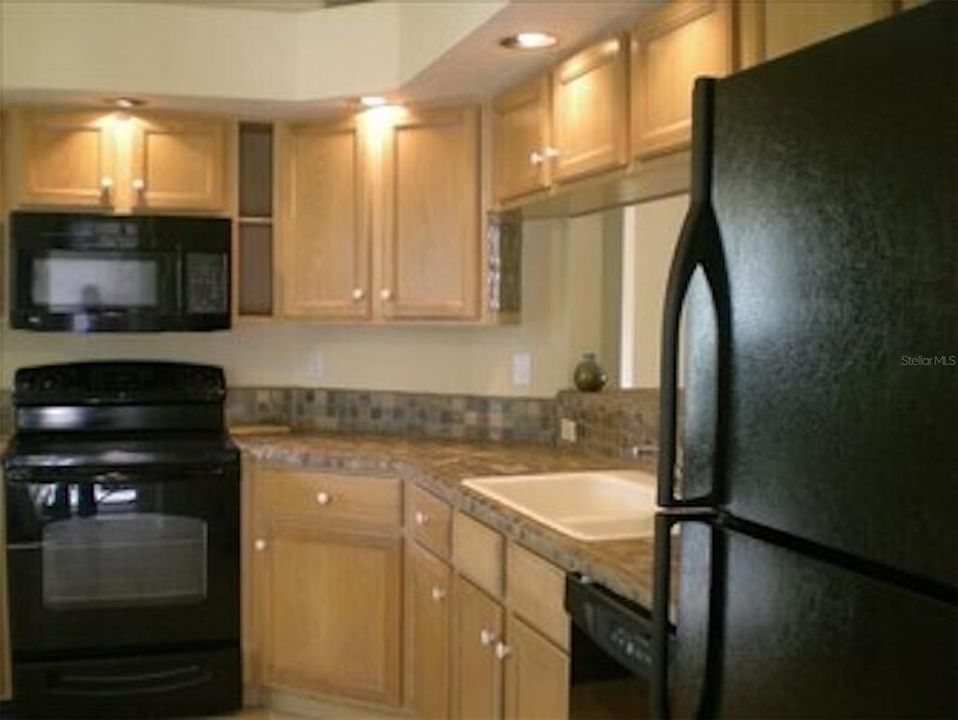 For Rent: $3,400 (3 beds, 2 baths, 1216 Square Feet)