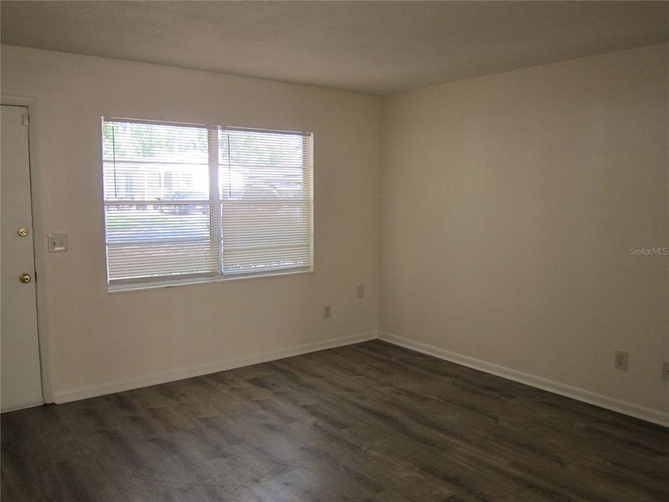 For Rent: $1,025 (2 beds, 1 baths, 858 Square Feet)