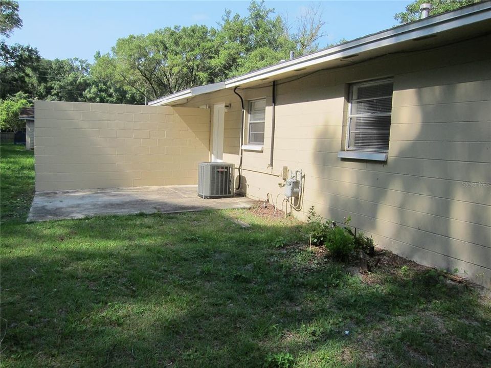 For Rent: $1,025 (2 beds, 1 baths, 858 Square Feet)