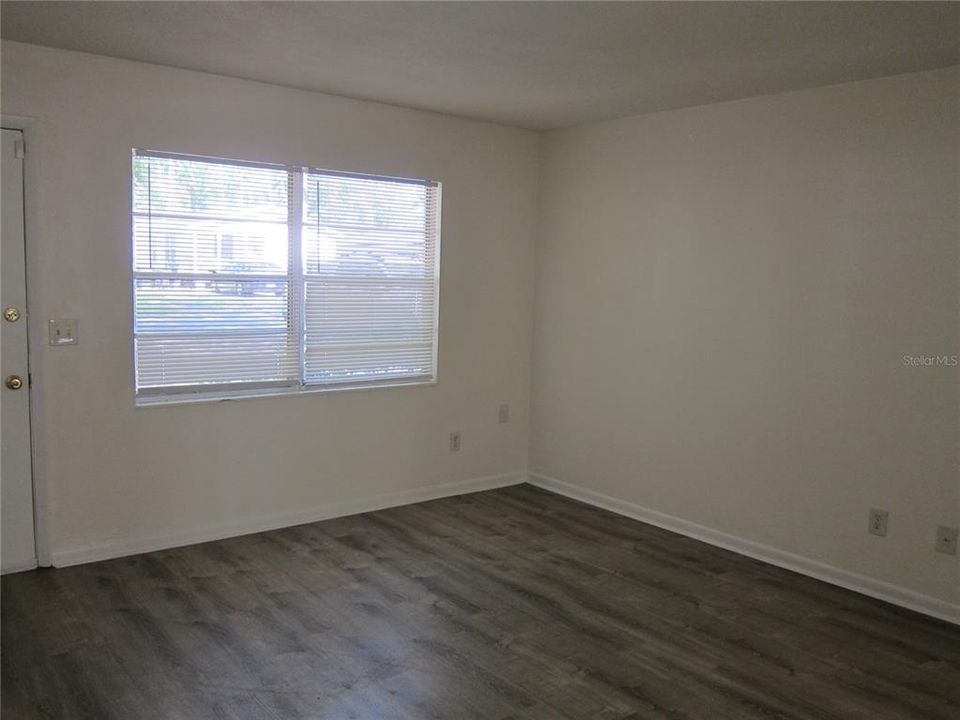 For Rent: $1,025 (2 beds, 1 baths, 858 Square Feet)