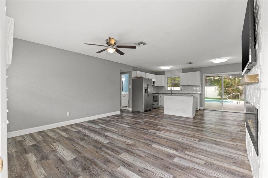 For Sale: $445,000 (3 beds, 2 baths, 1154 Square Feet)