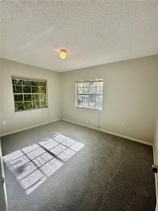 For Rent: $1,100 (2 beds, 1 baths, 1056 Square Feet)