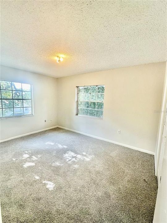 For Rent: $1,100 (2 beds, 1 baths, 1056 Square Feet)