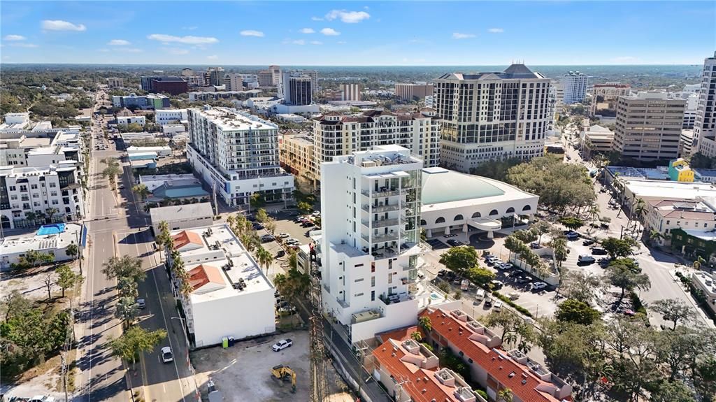 For Sale: $3,575,000 (3 beds, 3 baths, 3339 Square Feet)