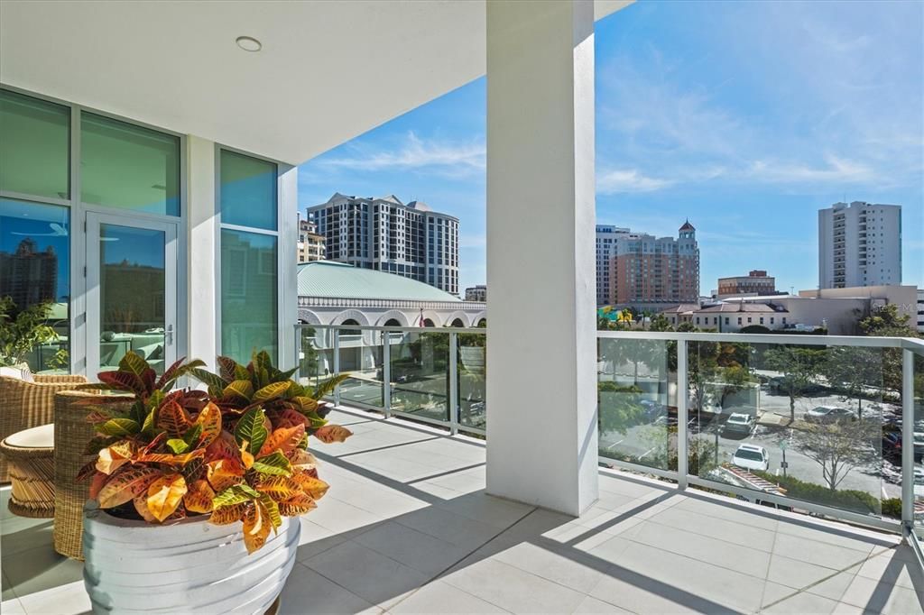 For Sale: $3,575,000 (3 beds, 3 baths, 3339 Square Feet)