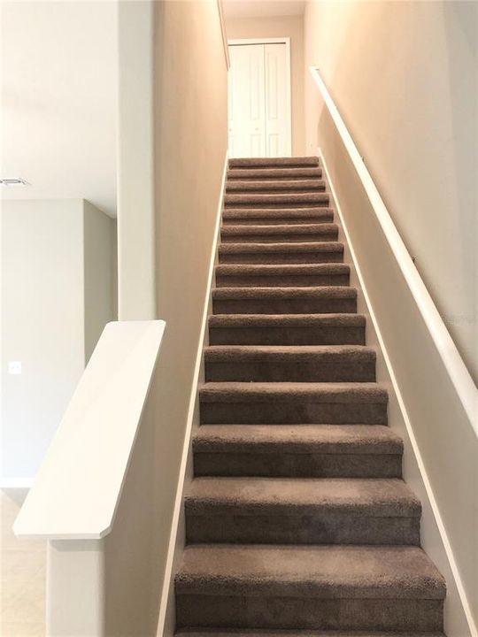 Let's go upstairs (3 bedrooms, 2 full bathrooms, laundry room)