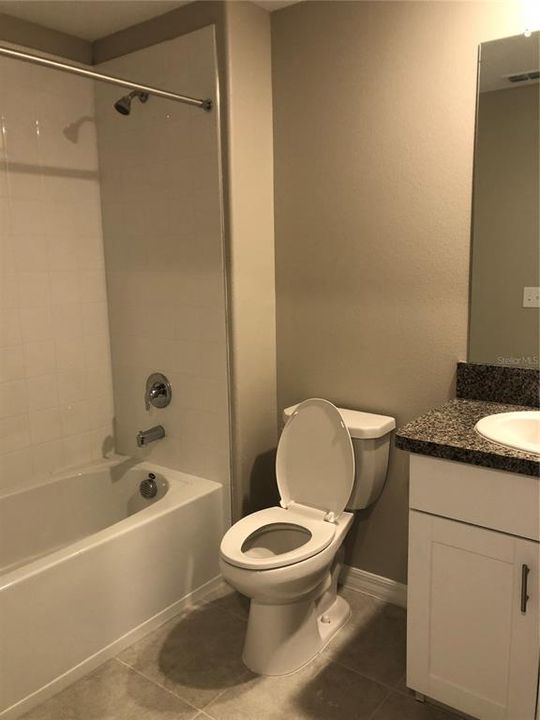 Full Bathroom 2