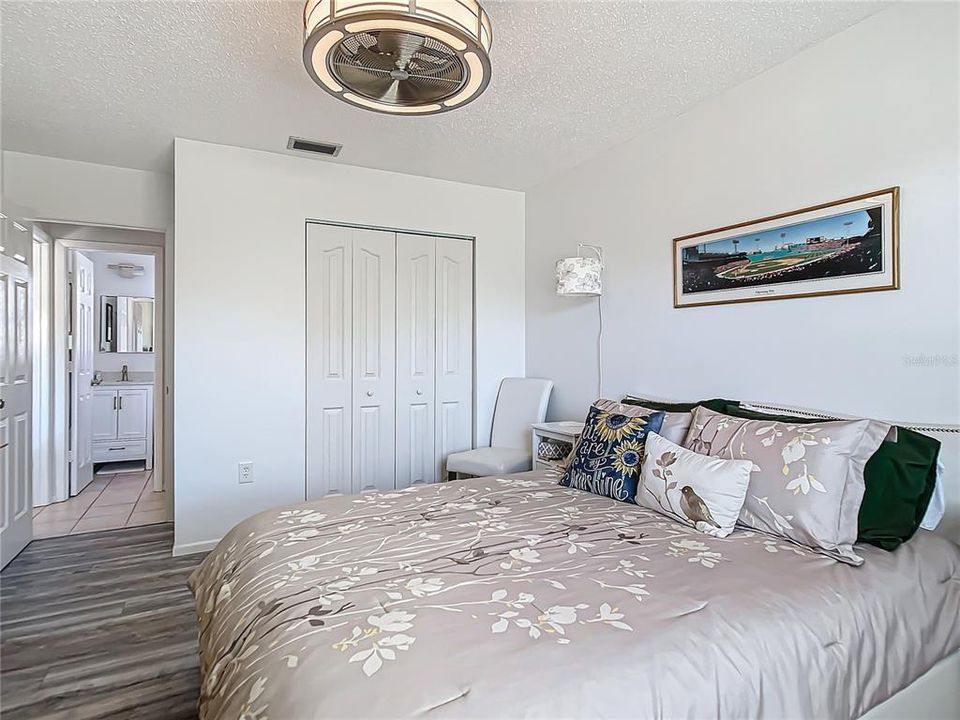 For Sale: $384,900 (2 beds, 2 baths, 1490 Square Feet)