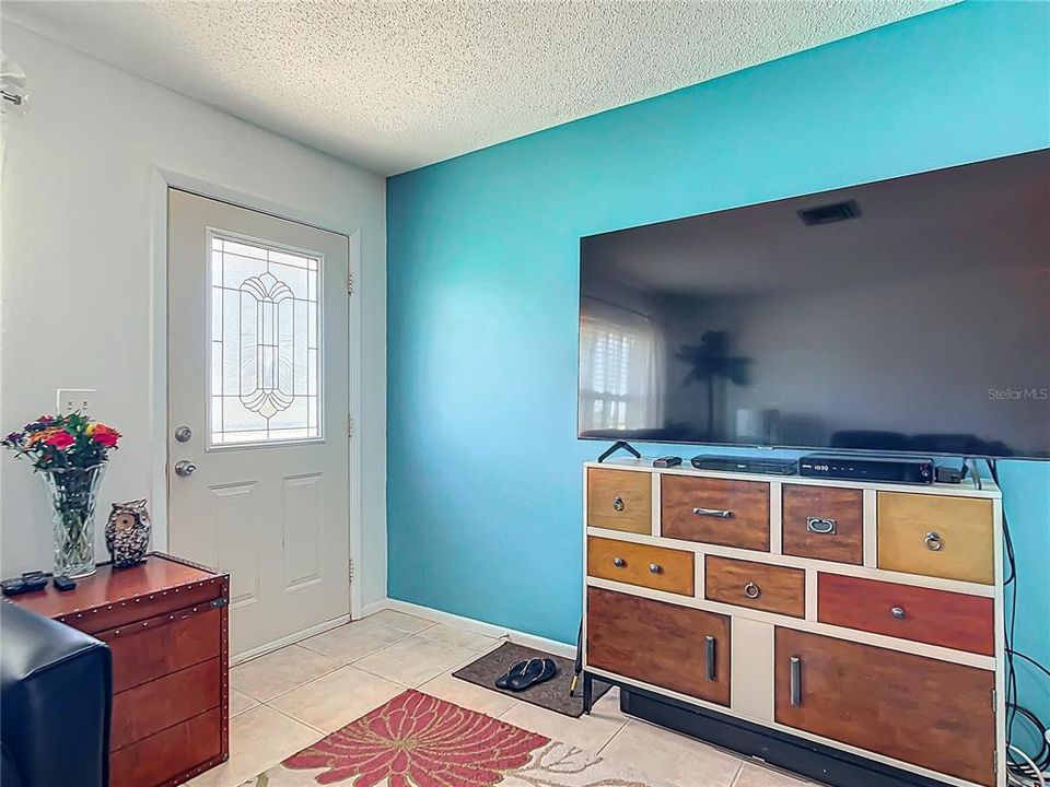 For Sale: $384,900 (2 beds, 2 baths, 1490 Square Feet)