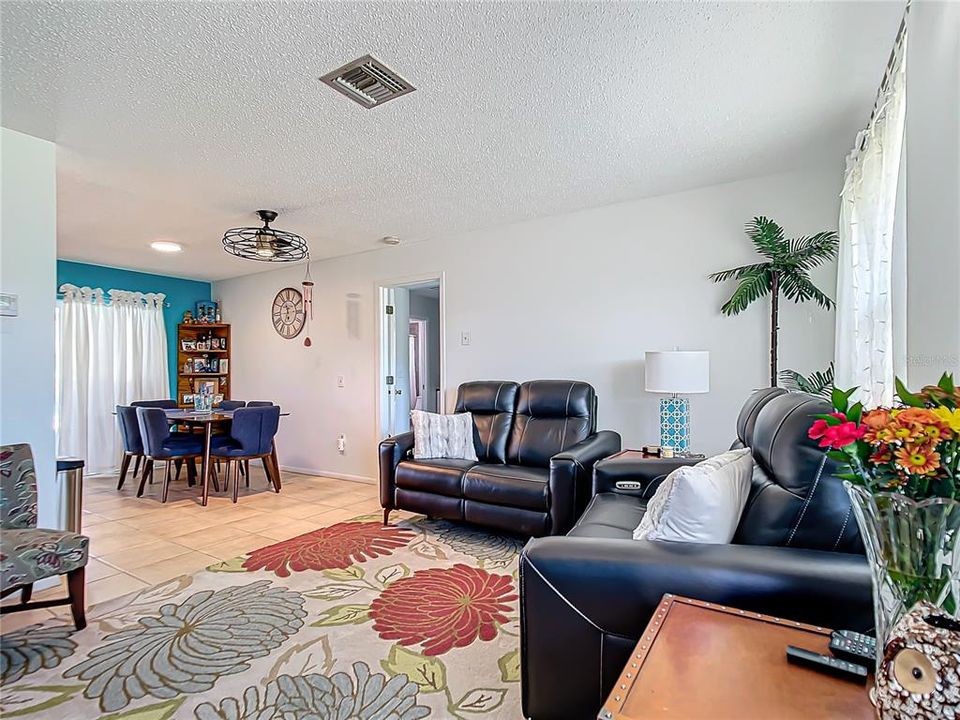 For Sale: $384,900 (2 beds, 2 baths, 1490 Square Feet)