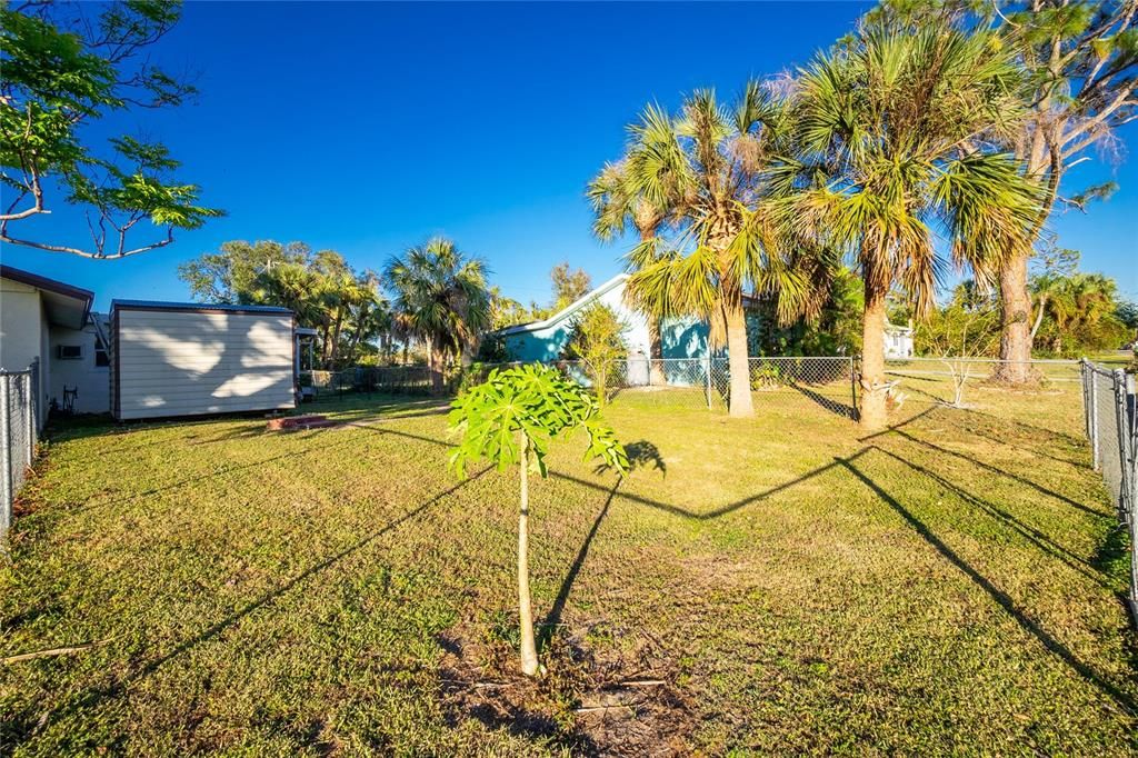 Active With Contract: $215,000 (2 beds, 2 baths, 1356 Square Feet)