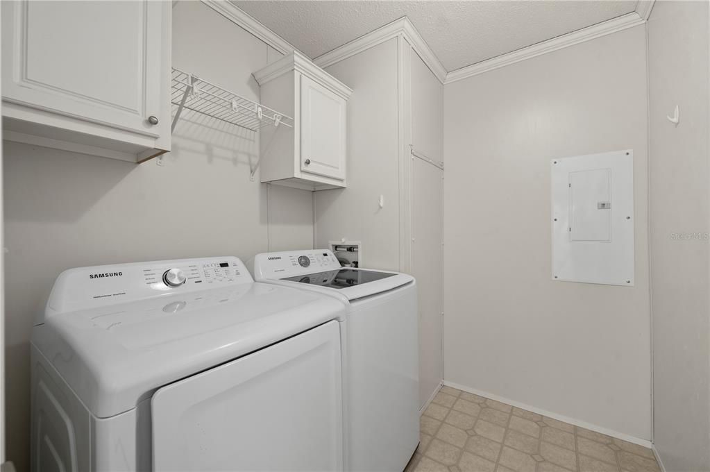 Laundry room , newer Samsung Washer and Dryer