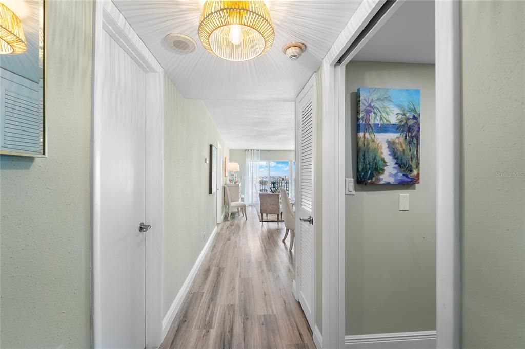 待售: $309,000 (1 贝兹, 1 浴室, 843 平方英尺)