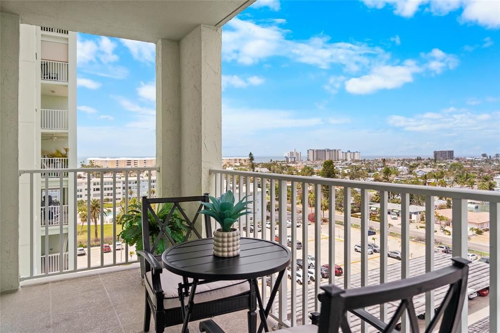 待售: $309,000 (1 贝兹, 1 浴室, 843 平方英尺)