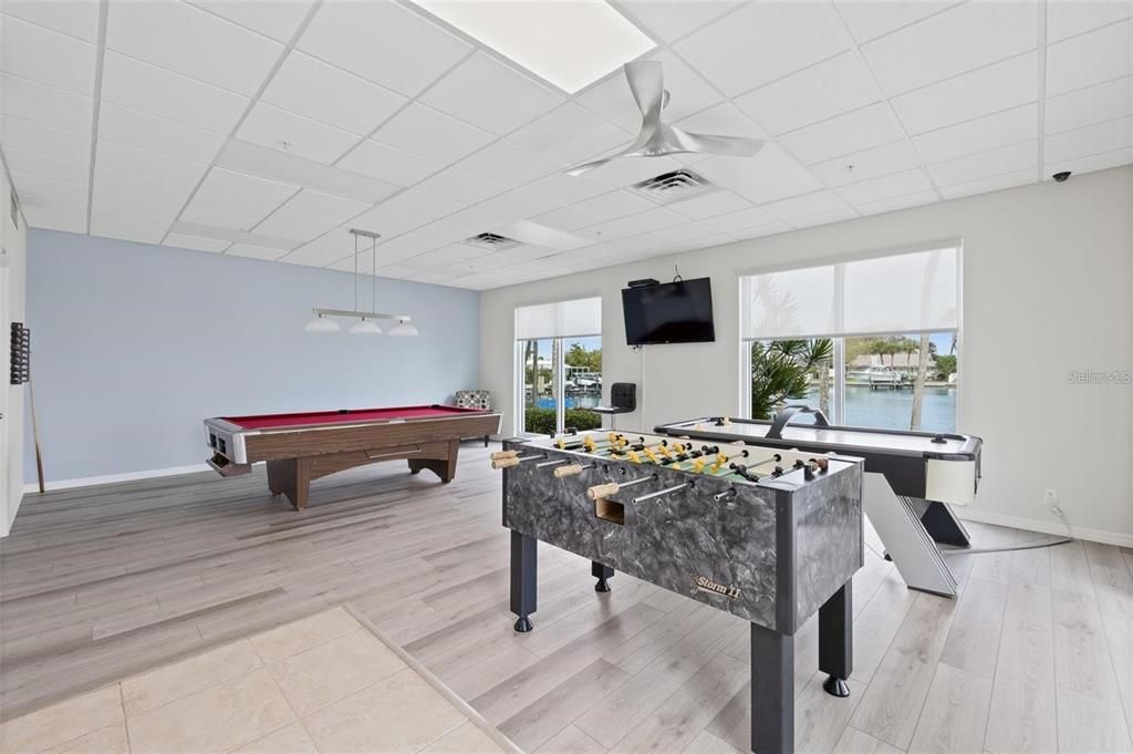 待售: $309,000 (1 贝兹, 1 浴室, 843 平方英尺)