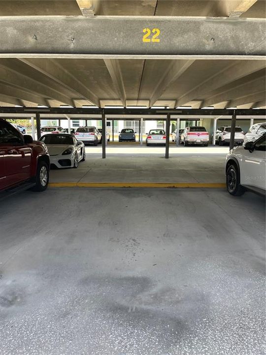 待售: $309,000 (1 贝兹, 1 浴室, 843 平方英尺)