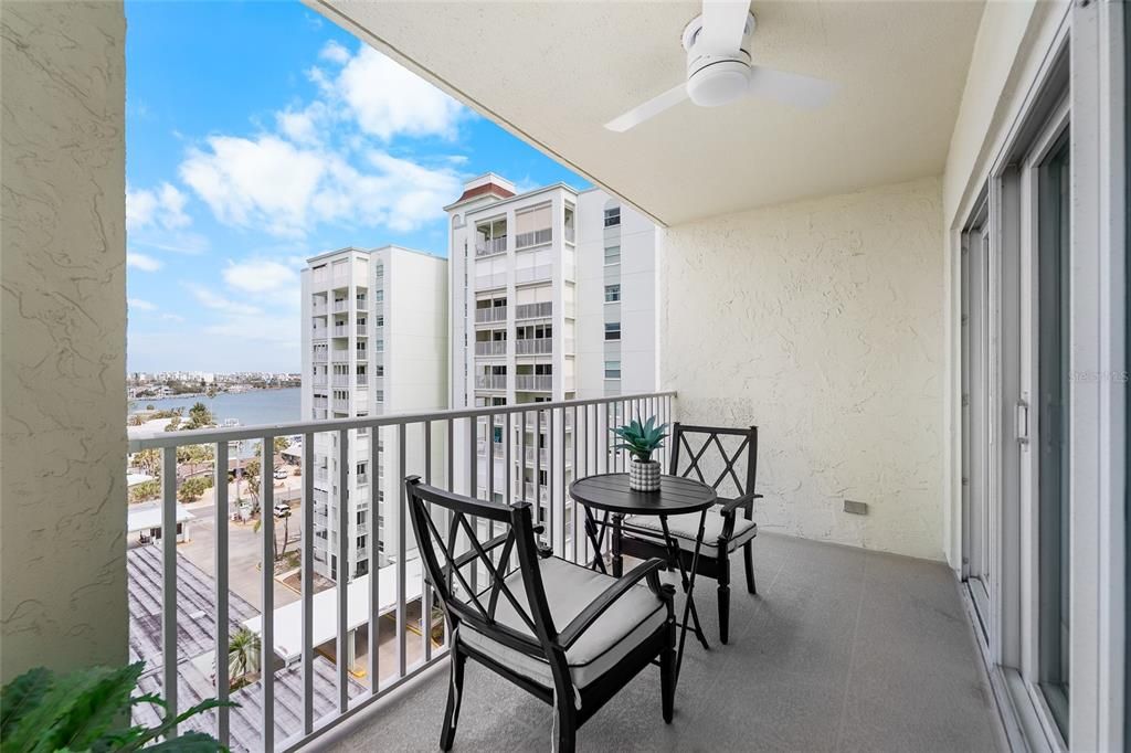 待售: $309,000 (1 贝兹, 1 浴室, 843 平方英尺)