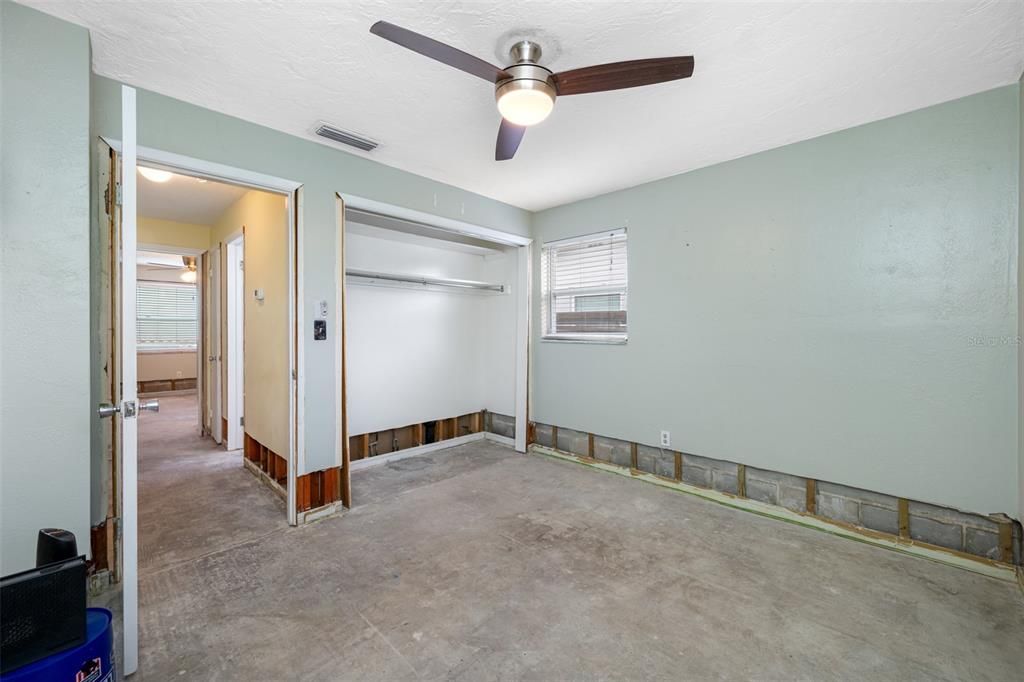 For Sale: $320,000 (2 beds, 1 baths, 802 Square Feet)